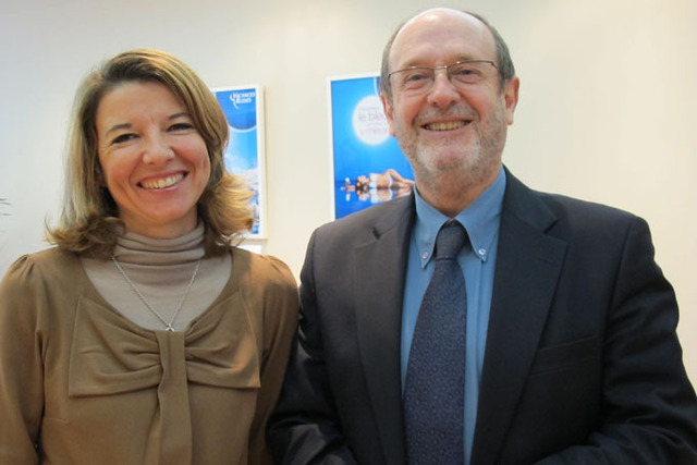 Marianne Yung, directrice marketing et communication et Jean-Louis Largeteau, président du Directoire, dans la nouvelle boutique Vacances Bleues à Marseille - DR : A.B.