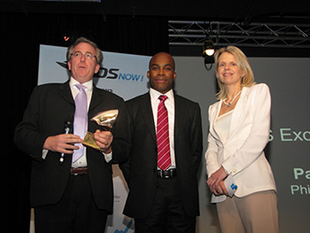 AS Voyages s'est vu remettre l'Award KDS Excellence 2012 pour son taux de progression en 2011 - Photo DR AS Voyages s'est vu remettre l'Award KDS Excellence 2012 pour son taux de progression en 2011 - Photo DR