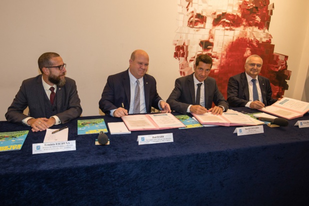 Crédit Photo : © Mairie de Cannes Les signataires de la charte jeudi 26 septembre 2019 à l’Hôtel de Ville de Cannes De gauche à droite : Erminio Eschena, Bud Darr, David Lisnard et Jean-Pierre Savarino