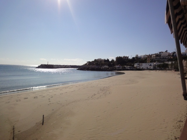 La plage déserte devant mon bungalow - Photo A.P