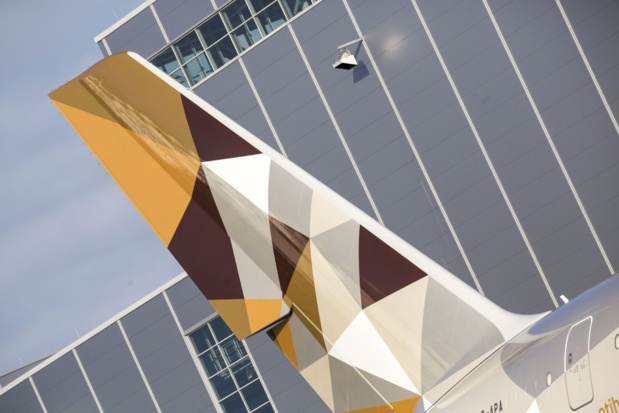 Etihad a déjà remisé 3 A350-1000 flambants neufs au hangar © Airbus Etihad a déjà remisé 3 A350-1000 flambants neufs au hangar © Airbus