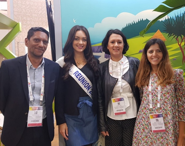 Morgan Lebon, Miss Réunion avec les équipes de l'IRT dont la nouvelle directrice générale de l'Ile de la Réunion Tourisme  Susan Soba à Droit de la Miss - DR Photo CE