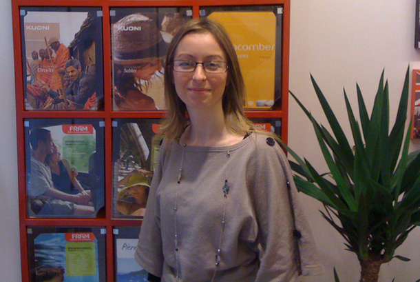 Valérie Marie, responsable d’agence Boiloris, Ambassade Fram, a le contact direct et aisé. Dans son quartier du XVe arrondissement de Paris, où elle travaille depuis 5 ans, elle a fini par tisser des relations presque amicales avec ses clients - DR : S.L. Valérie Marie, responsable d’agence Boiloris, Ambassade Fram, a le contact direct et aisé. Dans son quartier du XVe arrondissement de Paris, où elle travaille depuis 5 ans, elle a fini par tisser des relations presque amicales avec ses clients - DR : S.L.