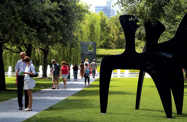 L'Opéra de Dallas a vu se développer autour de lui un quartier entier dédié à l’artistique avec les créations des meilleurs architectes pour abriter le Museum of Art mais également le Nasher Sculpture Center (photo) - DR : OpenWindow Photo 2005