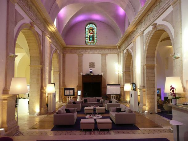 Pour obtenir le label "Séminaires d'exception", il faut proposer des lieux originaux. C'est le cas du Couvent des Minimes, dont l'ancienne chapelle sert de salons et de salle de réunion - DR : Relais et Châteaux Pour obtenir le label "Séminaires d'exception", il faut proposer des lieux originaux. C'est le cas du Couvent des Minimes, dont l'ancienne chapelle sert de salons et de salle de réunion - DR : Relais et Châteaux