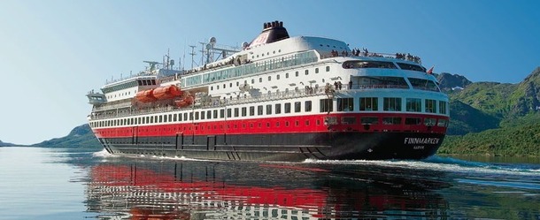 Pendant un an et demi, le MS Finnmarken a servi de logement et de restaurant au personnel d'une plateforme pétrolière en Australie - Photo Hurtigruten