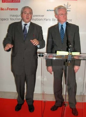 De gauche à droite : Jean-Paul Huchon, président du Conseil régional d’Ile de France, et Pierre Graff, Pdg d’ADP