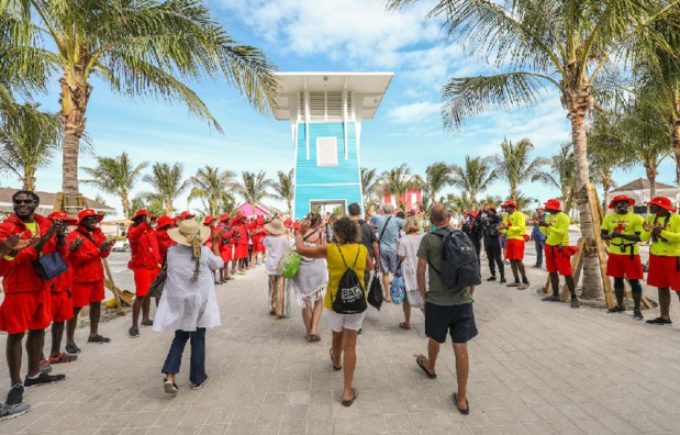 Depuis les premières heures du jour et jusque tard dans la nuit, les croisiéristes peuvent profiter de leur journée à leur guise sur Ocean Cay - DR : MSC Croisières