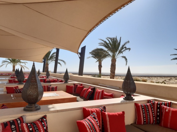 Face au Chott el-Jérid, l'un des restaurants du luxueux Resort Anantara inauguré ce 1er décembre 2019. Financé par le Qatar, géré et commercialisé par le groupe thaïlandais Anantara, une première en Tunisie - DR : M.S.