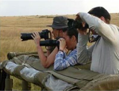 Les participants à l'éductour étaient aux aguets pour prendre la meilleure photo pendant leur safari - Photo DR