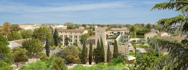 La Distillerie de Pézenas est situé au sein d'un beau village médiéval du Languedoc - Photo http://www.garrigae-resorts.com La Distillerie de Pézenas est situé au sein d'un beau village médiéval du Languedoc - Photo http://www.garrigae-resorts.com
