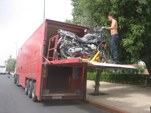 West Euro Bikes a fait l'acquisition d'un semi-remorque qui permet de transporter entre 15 et 20 motos pour les circuits en Turquie, au Maroc, en Andalousie - DR West Euro Bikes a fait l'acquisition d'un semi-remorque qui permet de transporter entre 15 et 20 motos pour les circuits en Turquie, au Maroc, en Andalousie - DR