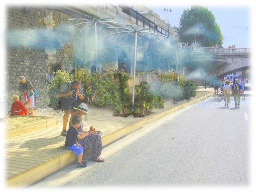 Un petit air de Croisette sous les ponts de Paris... Un petit air de Croisette sous les ponts de Paris...
