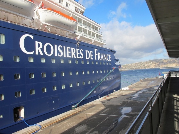 Croisières de France a inauguré l'Horizon samedi 28 avril 2012 avec une mini-croisière au large de Marseille - Photo P.C Croisières de France a inauguré l'Horizon samedi 28 avril 2012 avec une mini-croisière au large de Marseille - Photo P.C