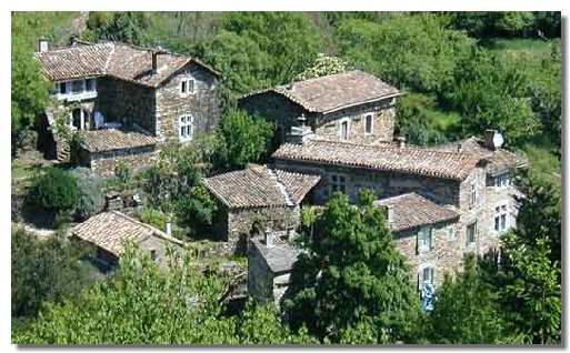 Les Cévennes font partie des territoires touristiques les plus attractifs de la région, tant par la beauté de ses paysages, son ancrage fort dans l'histoire et la profusion de produits et d'activités