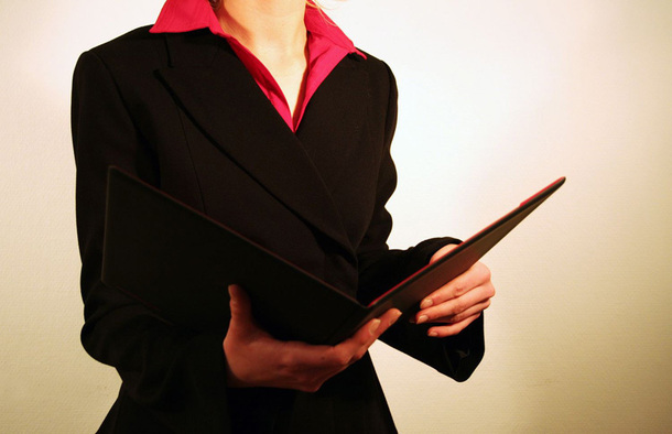 Pensez à une liste claire et concise de critères objectifs (savoirs-expérience) et subjectifs (qualités humaines associées au poste, valeurs), en phase avec le marché « candidats » que vous allez cibler tant en interne qu’en externe. - DR : Photo-libre.fr Pensez à une liste claire et concise de critères objectifs (savoirs-expérience) et subjectifs (qualités humaines associées au poste, valeurs), en phase avec le marché « candidats » que vous allez cibler tant en interne qu’en externe. - DR : Photo-libre.fr