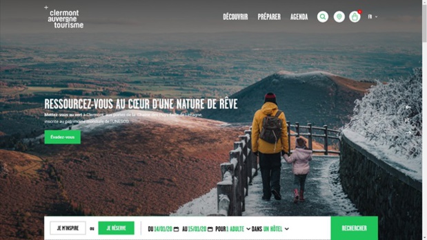 Clermontauvergnetourisme.com propose une page d’accueil claire avec 3 éléments dans son menu et le moteur de réservation présent au dessus de la ligne de flottaison - DR Clermontauvergnetourisme.com propose une page d’accueil claire avec 3 éléments dans son menu et le moteur de réservation présent au dessus de la ligne de flottaison - DR