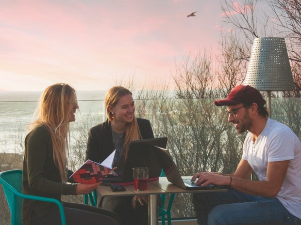 Yoann Magnin accompagné de ses deux collaboratrices - DR : Solikend Yoann Magnin accompagné de ses deux collaboratrices - DR : Solikend