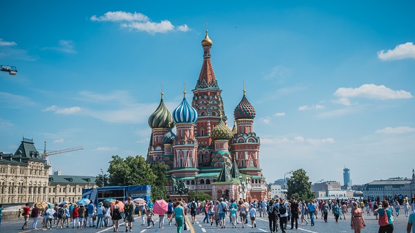 Touristes en Russie - Adobe Stock