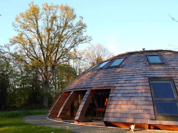 Le domespace du Domaine du Centaure tourne avec l'orientation du soleil - crédit photo : Domaine du Centaure