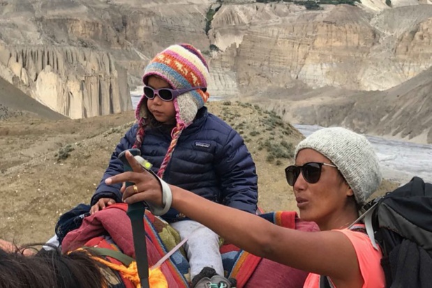 Lhamo et Tenzin entre Naya Dhey et Tangye, au Tibet - DR : Shanti Travel Lhamo et Tenzin entre Naya Dhey et Tangye, au Tibet - DR : Shanti Travel