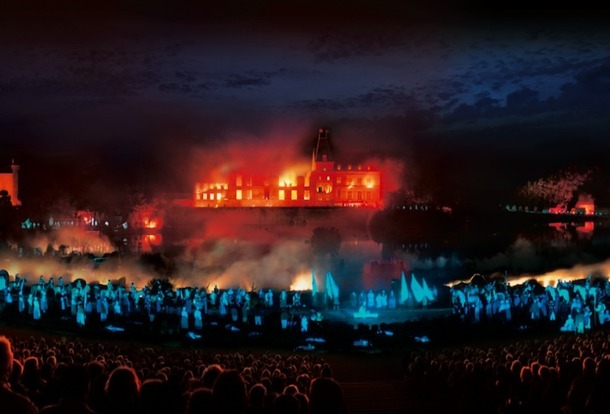 Le spectacle nocturne Cinéscénie a fait la renommée du parc du Puy du Fou. Crée en 1978, il a accueilli 10 millions de visiteurs et se joue à guichet fermés. DR - Puy du Fou.