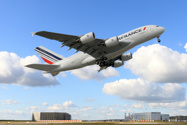 L’A380 est doté de petits plus au niveau High-Tech qui font son charme. Ses principaux gadgets : un écran tactile avec tableau de bord plus que complet et caméra embarquée en trois points de l’appareil. - DR : Air France