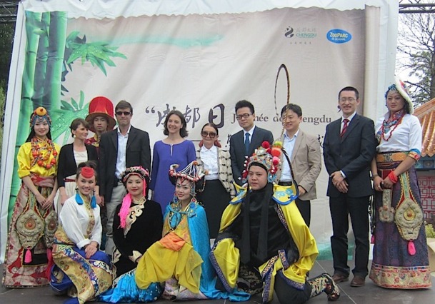 Les autorités touristiques de Chengdu sont venues samedi 9 juin à Beauval présenter un aperçu de leurs traditions culturelles. DR -LAC