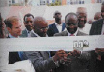 Nicolas Brumelot, Mohamed Aly Hacko, N’Diaye Bah à la coupure du ruban. Nicolas Brumelot, Mohamed Aly Hacko, N’Diaye Bah à la coupure du ruban.