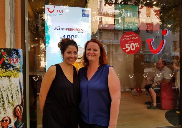 Farah Bazine, salariée et Marie Cornacchia, gérante du TUI Store de Manosque - Photo CE Farah Bazine, salariée et Marie Cornacchia, gérante du TUI Store de Manosque - Photo CE