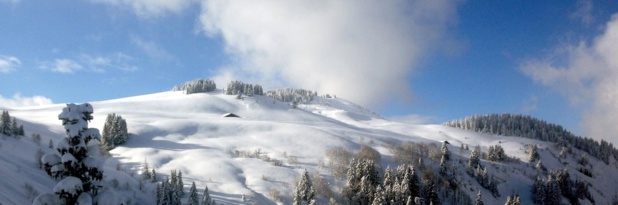 La destination Savoie Mont Blanc, c’est : 112 stations de Savoie et Haute-Savoie, 1,4 million de lits touristiques et 41,1 millions de nuitées l’hiver - Photo Savoie Mont-Blanc La destination Savoie Mont Blanc, c’est : 112 stations de Savoie et Haute-Savoie, 1,4 million de lits touristiques et 41,1 millions de nuitées l’hiver - Photo Savoie Mont-Blanc