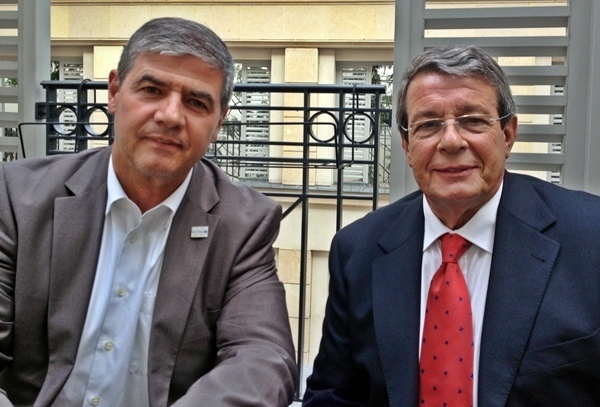 Marcel Fuchs, le directeur des ventes Europe et Sergio Pantin, directeur de l'Europe du Sud /photo G.B. Marcel Fuchs, le directeur des ventes Europe et Sergio Pantin, directeur de l'Europe du Sud /photo G.B.
