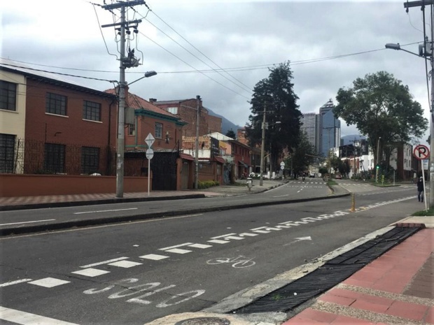 A Bogotá, la vie est à l’arrêt, mais dans de nombreuses villes, le confinement n'est pas suivi par la population face à l'urgence de vivre et gagner de l'argent - DR : Julien Rouyrre A Bogotá, la vie est à l’arrêt, mais dans de nombreuses villes, le confinement n'est pas suivi par la population face à l'urgence de vivre et gagner de l'argent - DR : Julien Rouyrre