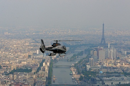 Il est désormais possible de découvrir Paris depuis le ciel en hélicoptère à partir de 99€ - Photo DR Il est désormais possible de découvrir Paris depuis le ciel en hélicoptère à partir de 99€ - Photo DR