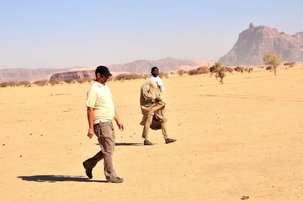 Stefan Buljat dans le désert de l'Ennedi au Tchad. Une région qui lui tient à coeur mais qui est difficile à vendre en ce moment. DR