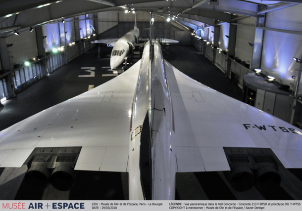 Vue panoramique dans le hall Concorde : Concorde 213-FBTSD et propotype 0001 F-WTSS - © musée de l’Air et de l’Espace – Xavier Derégel