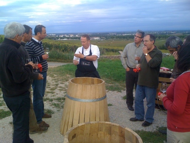 Une dégustation dans les vignes - DR Pierre-Olivier Coron