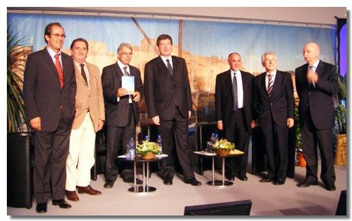 de Gche à dte : Christian Mantéi, DG ODIT France, J.-M. Couve, député maire, Pascal Visintainer et Frédéric Pierret directeur national du Tourisme, Alain Bodon directeur du directeur du Cabinet et Pierre Amalou de Gche à dte : Christian Mantéi, DG ODIT France, J.-M. Couve, député maire, Pascal Visintainer et Frédéric Pierret directeur national du Tourisme, Alain Bodon directeur du directeur du Cabinet et Pierre Amalou