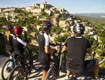 DR @rideandmore - Vélo électrique à Gordes DR @rideandmore - Vélo électrique à Gordes
