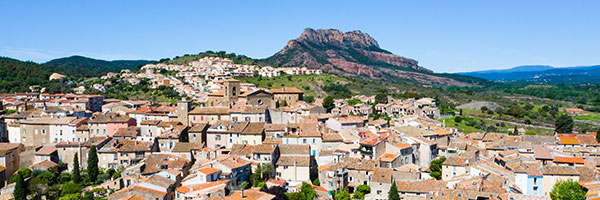 © Estérel Côte d’Azur / Rocher de Roquebrune-sur-Argens et son village médiéval