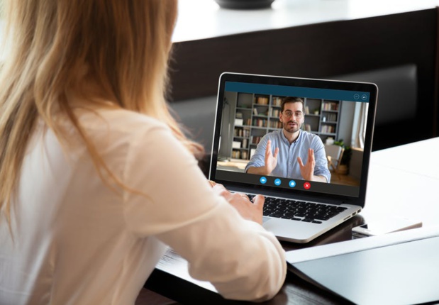 Pendant le confinement, la « proximité dans la distance » a pris le pas sur la « distance dans la proximité ». Fizkes / Shutterstock Pendant le confinement, la « proximité dans la distance » a pris le pas sur la « distance dans la proximité ». Fizkes / Shutterstock