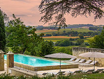 DR La piscine et le paysage gersois