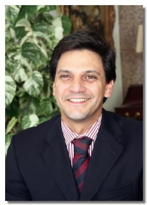 André Baretto est le fils des propriétaires de la Quintinha Sao Joao***** et l'initiateur du concept ''Quintas da Madeira'' André Baretto est le fils des propriétaires de la Quintinha Sao Joao***** et l'initiateur du concept ''Quintas da Madeira''