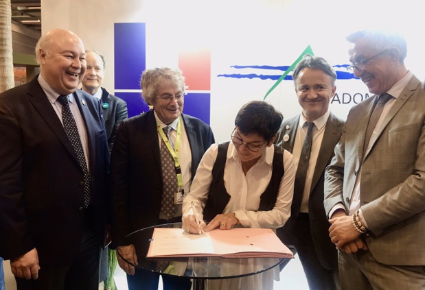 "Il y aura un texte officiel... courant de semaine prochaine" a confirmé le ministère des Outre-merministre (Annick Girardin au milieu) des Outre-mer - Crédit photo : Compte Twitter @AnnickGirardin
