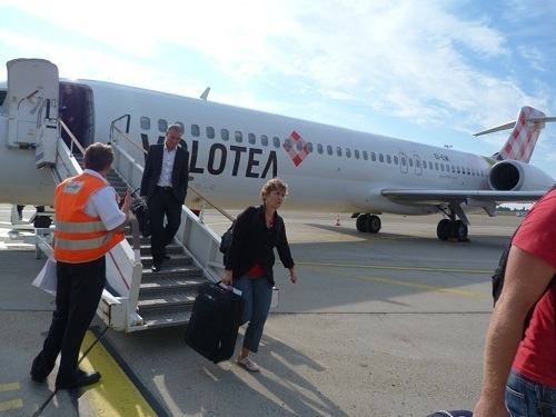 Les premiers passagers de Volotea en provenance de Montpellier ont débarqué à Strasbourg le 10 septembre 2012 à 10h15 - Photo Volotéa