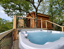 Cabane Orchys spa / Copyright Gers Tourisme Cabane Orchys spa / Copyright Gers Tourisme