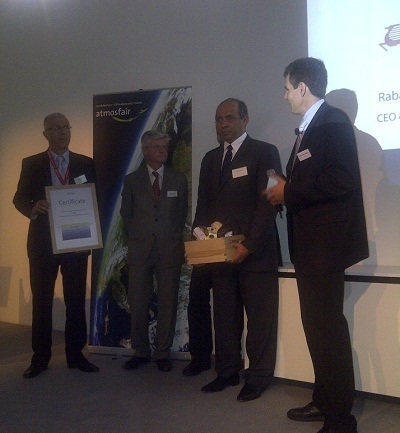 Rabah Jerad a reçu la récompense, mardi 11 septembre 2012, dans le cadre d'une cérémonie organisée en marge de la foire aéronautique de Berlin - Photo DR