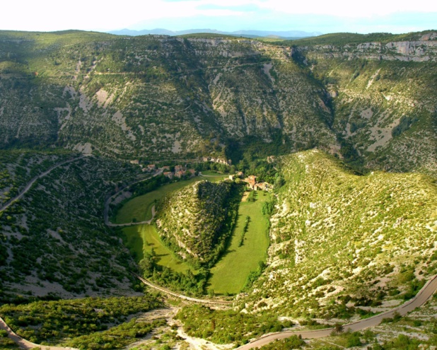 Le Cirque de Navacelles au coeur de l'espace Causses et Cévennes classé au Patrimoine mondial de l'UNESCO. Crédit Communauté de communes Lodèvois Larzac.