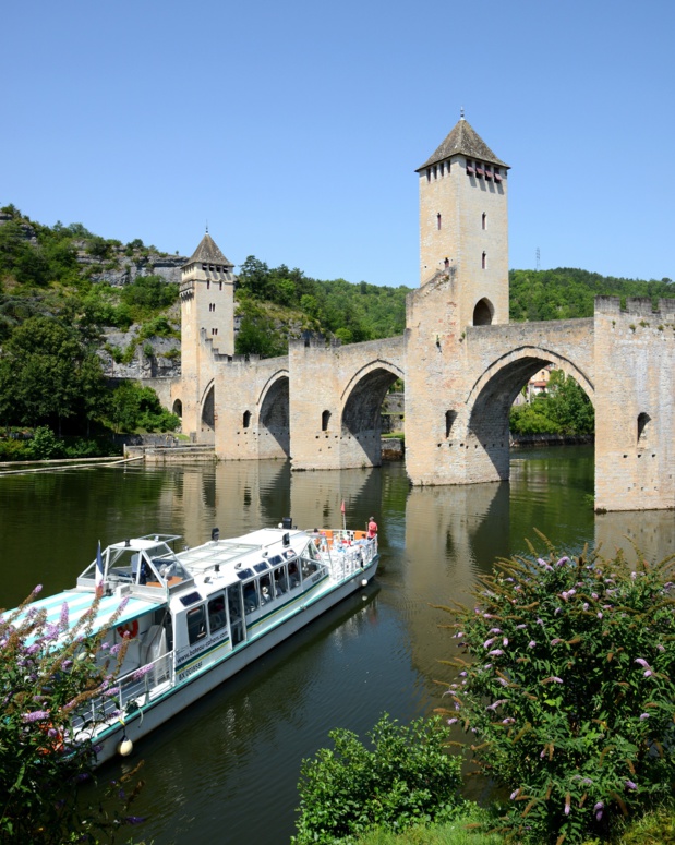 Navigation sur le Lot à Cahors. Patrice Thébault. CRT Occitanie.