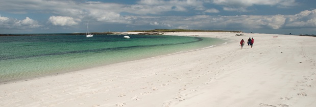 La plage Saint-Nicolas dans l'archipel des Glénan. Emmanuel Berthier.CRT Bretagne.